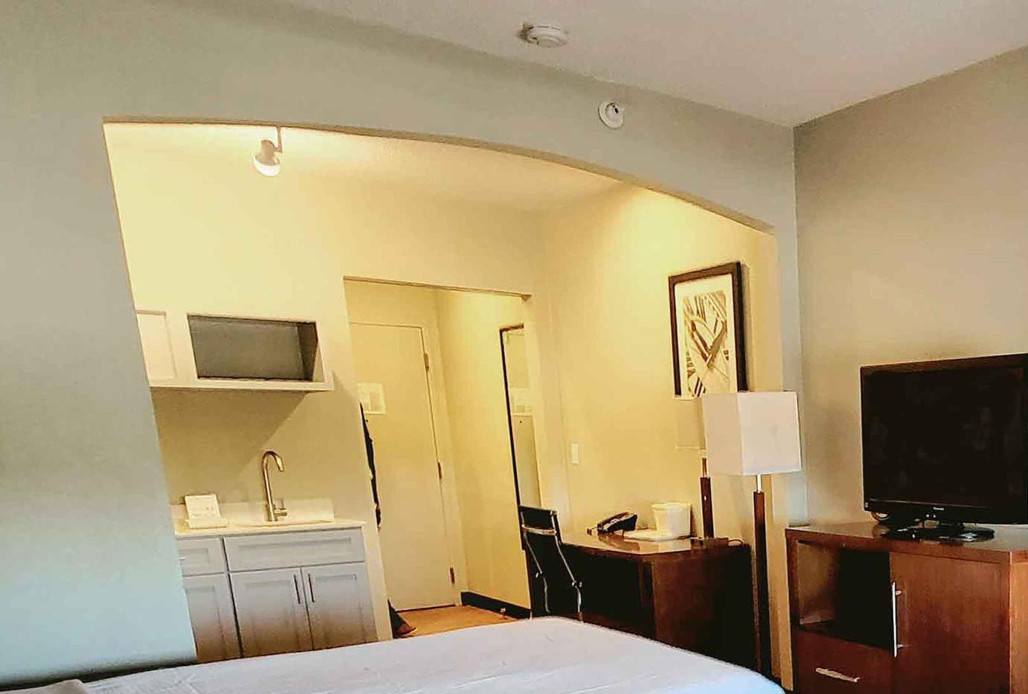 Extended Stay America Suites - Buffalo - Airport Cheektowaga Buitenkant foto