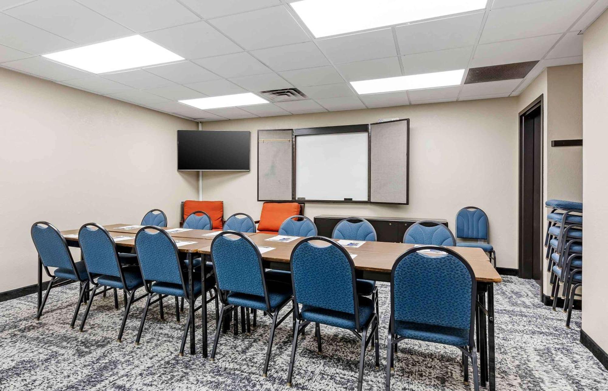 Extended Stay America Suites - Buffalo - Airport Cheektowaga Buitenkant foto