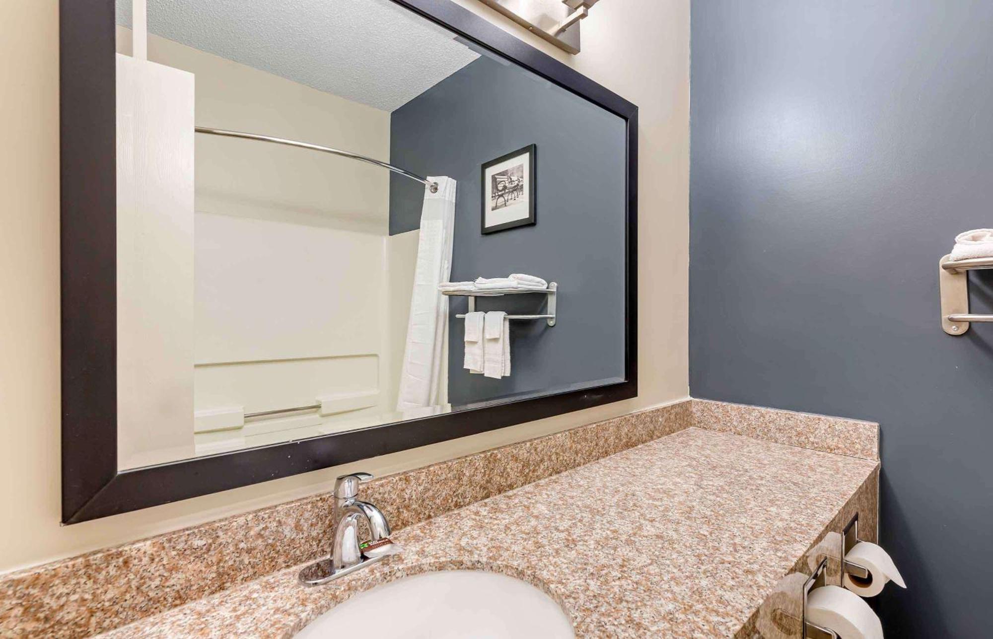 Extended Stay America Suites - Buffalo - Airport Cheektowaga Buitenkant foto